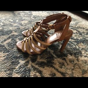 100% authentic Tory Burch heel sandals